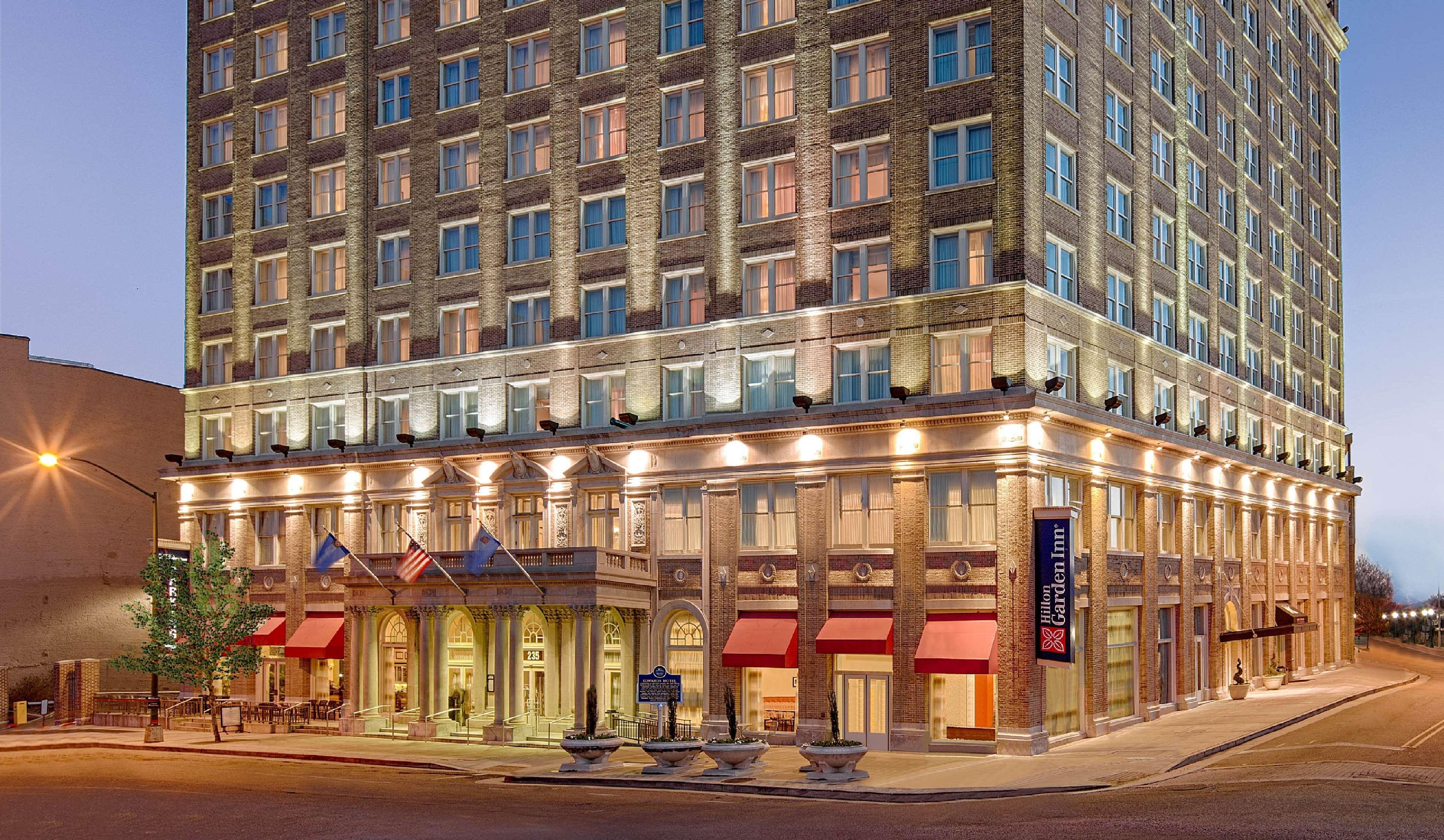 Hilton Garden Inn Jackson Downtown Екстериор снимка