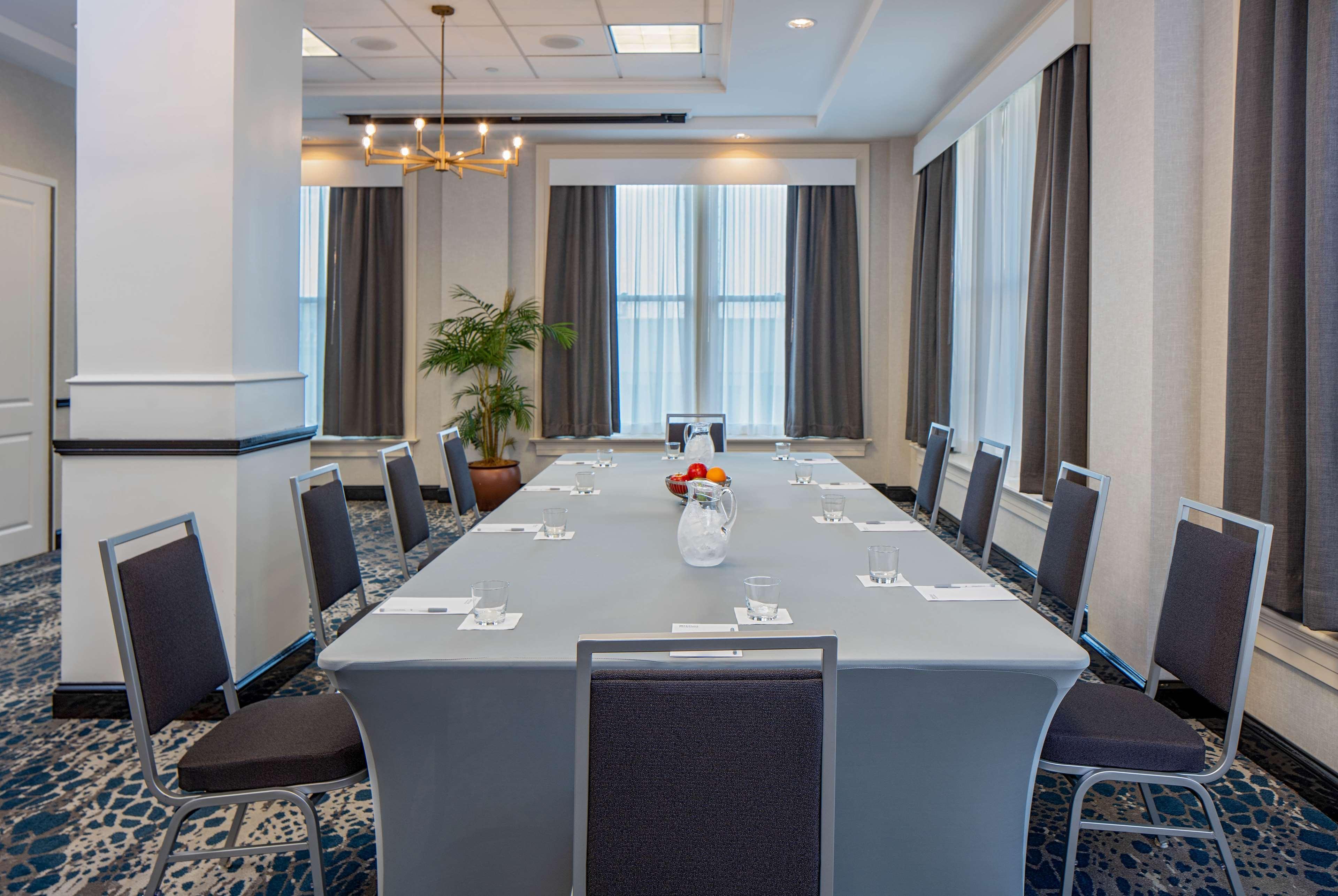 Hilton Garden Inn Jackson Downtown Екстериор снимка