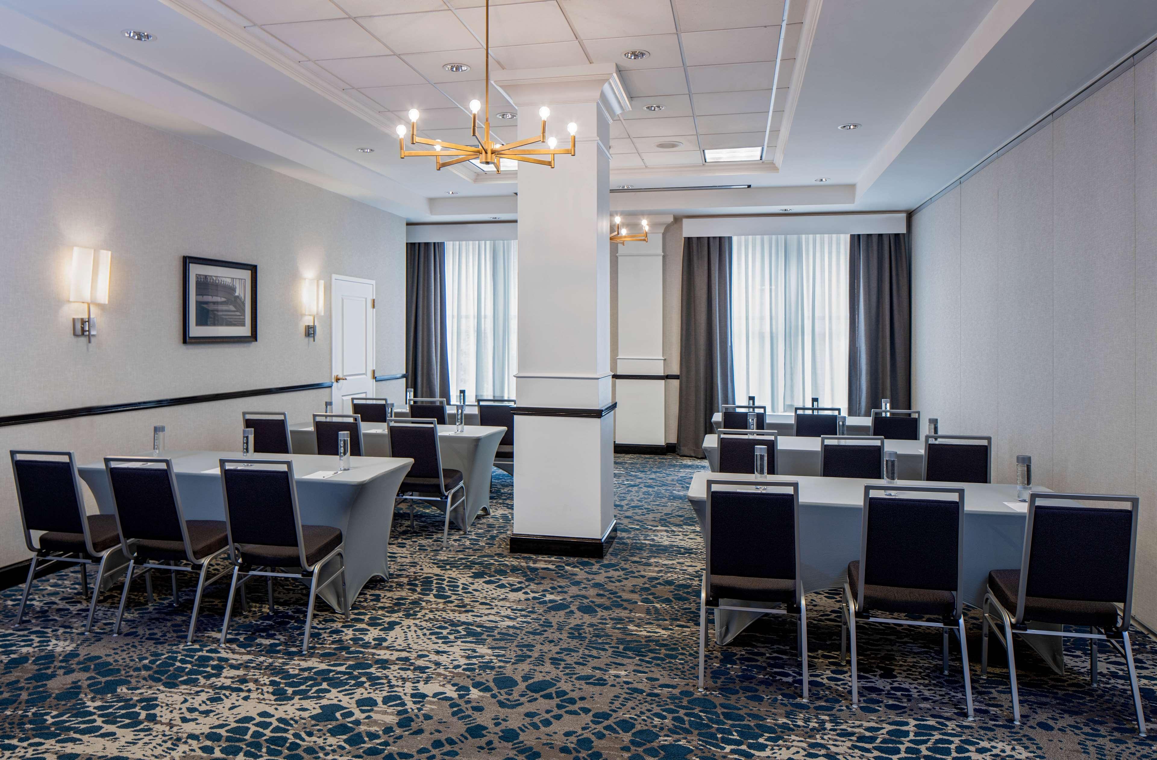 Hilton Garden Inn Jackson Downtown Екстериор снимка
