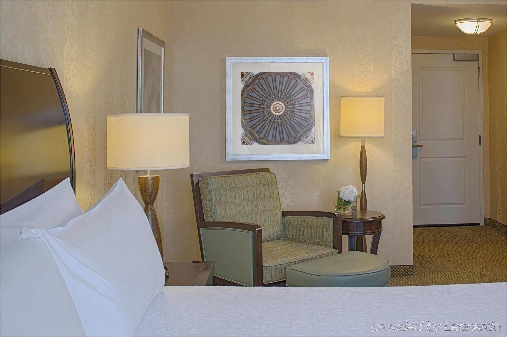 Hilton Garden Inn Jackson Downtown Екстериор снимка
